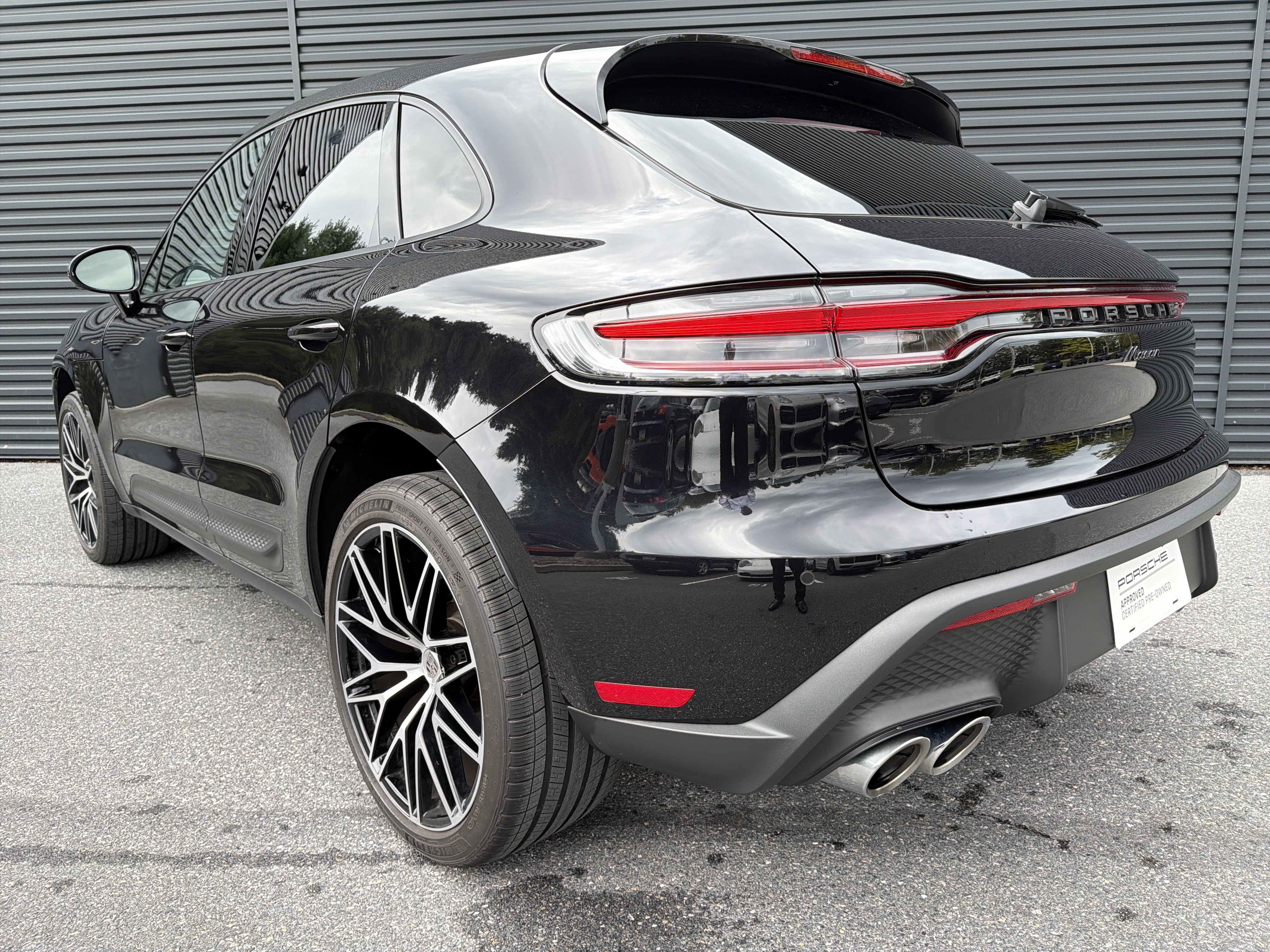 New 2026 Porsche Macan AWD/4WD image 3