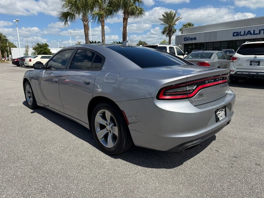 Used 2015 Dodge Charger SXT image 3