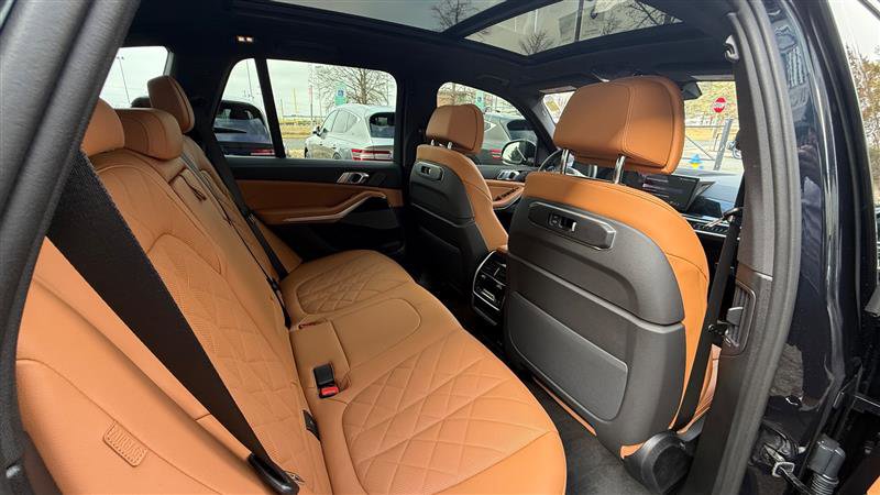 Used 2025 BMW X5 xDrive50e w/ M Sport Package image 36