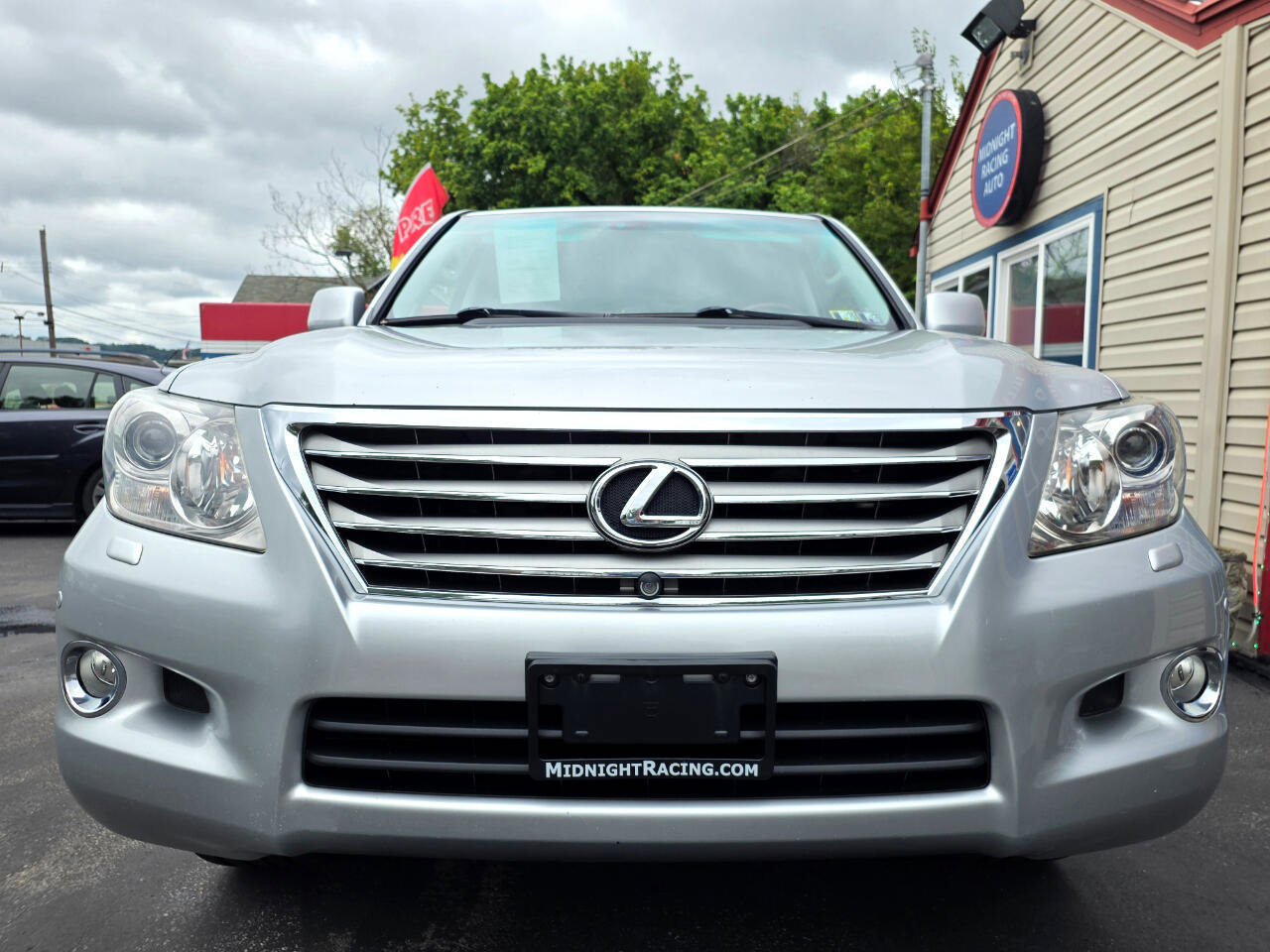 Used 2009 Lexus LX 570 4WD image 2