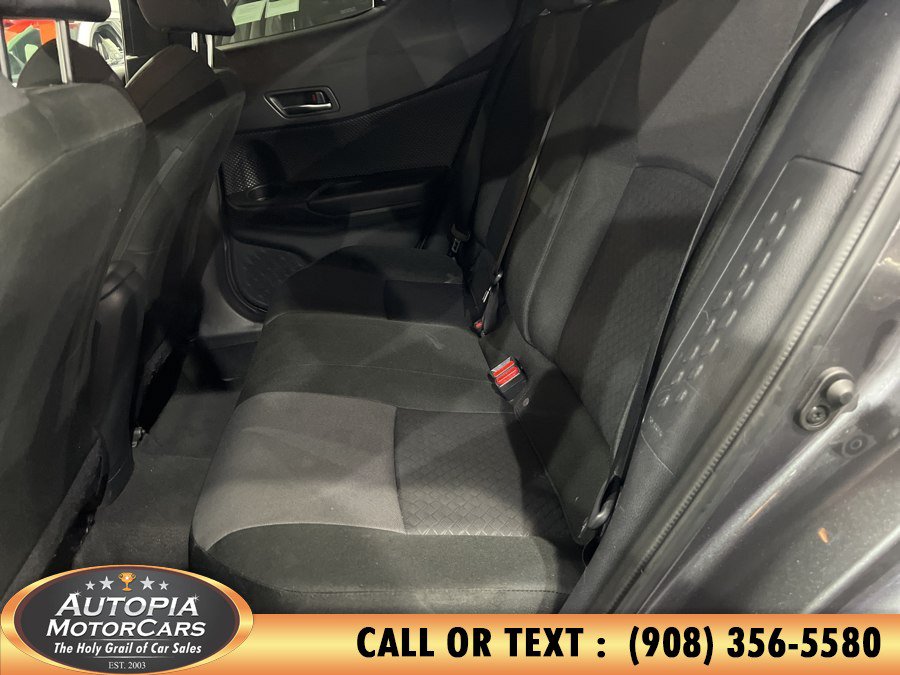 Used 2022 Toyota C-HR XLE FWD image 16