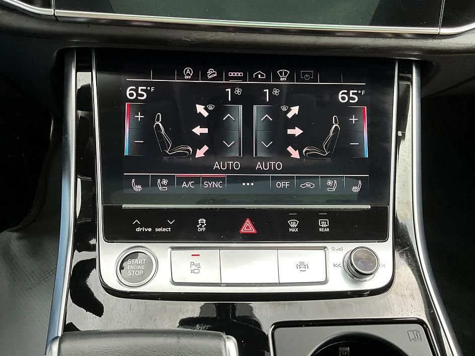 Used 2022 Audi Q8 Prestige AWD/4WD image 24