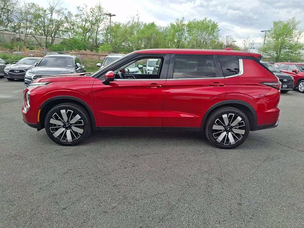 Used 2025 Mitsubishi Outlander SE AWD/4WD image 9