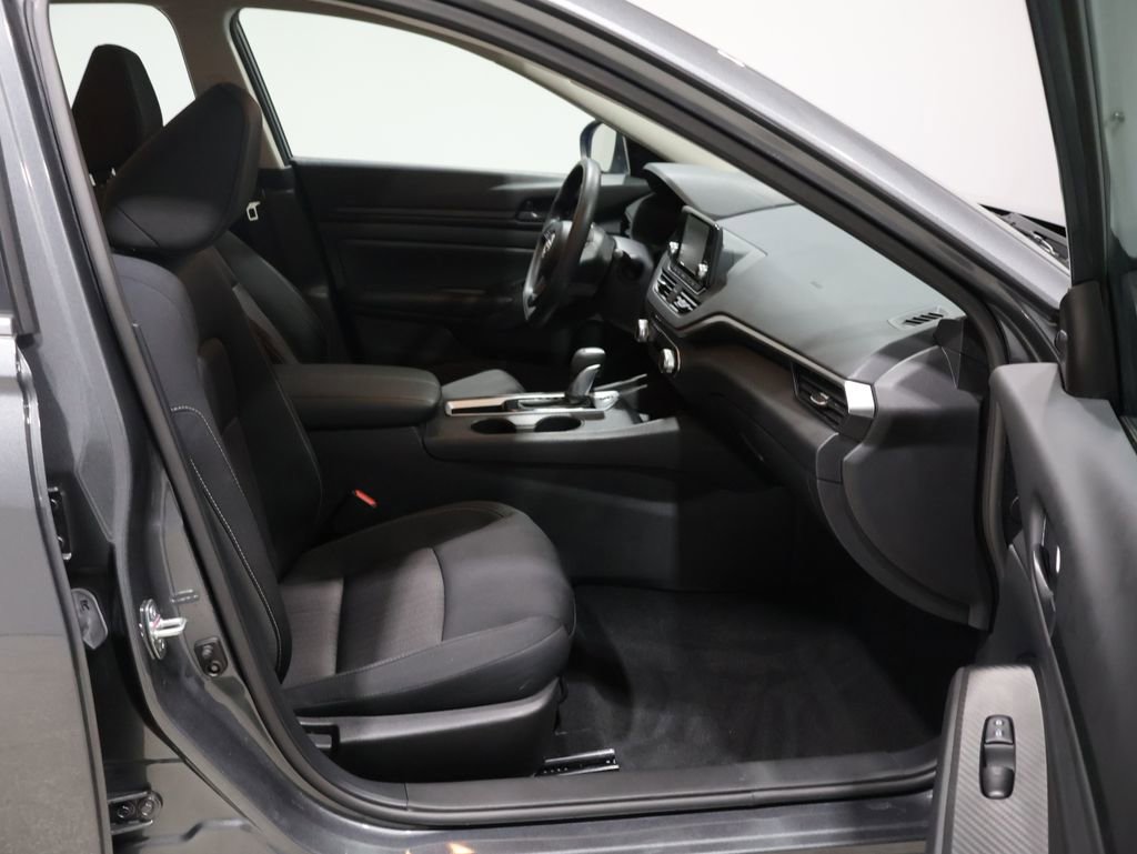 Used 2024 Nissan Altima 2.5 S FWD image 19