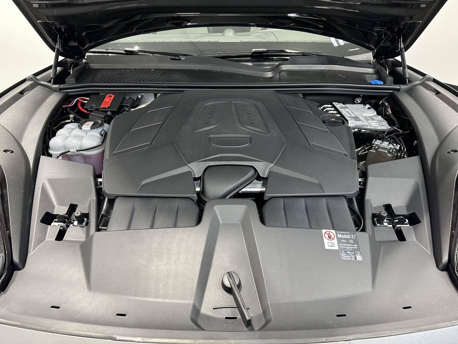 New 2026 Porsche Cayenne Coupe AWD/4WD image 46