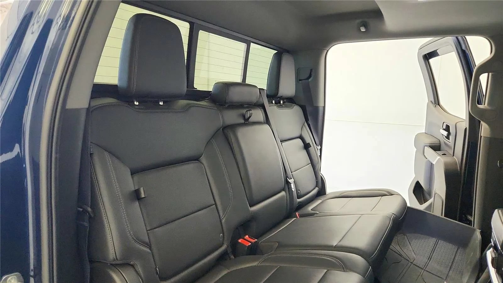 Used 2019 Chevrolet Silverado 1500 LTZ AWD/4WD image 40