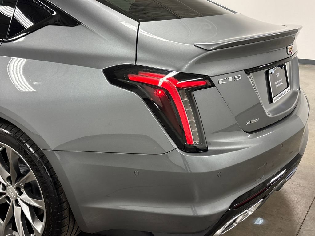 Used 2021 Cadillac CT5 V w/ Premium Package image 17