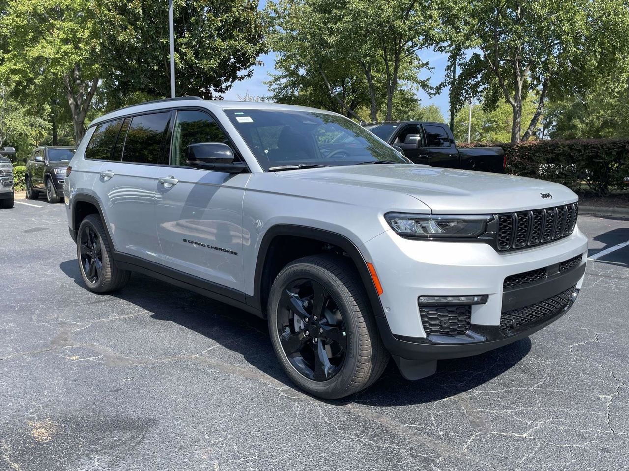 New 2025 Jeep Grand Cherokee L Limited w/ Luxury Tech Group II image 42