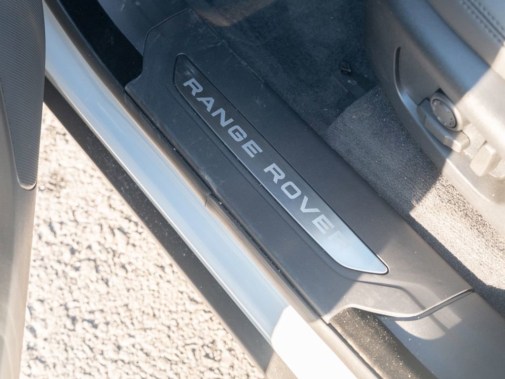 New 2026 Land Rover Range Rover Velar Dynamic SE AWD/4WD image 16