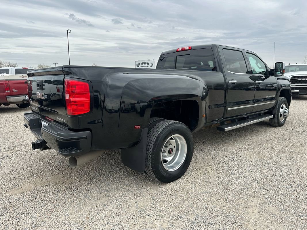 Used 2017 GMC Sierra 3500 Denali w/ Duramax Plus Package image 11