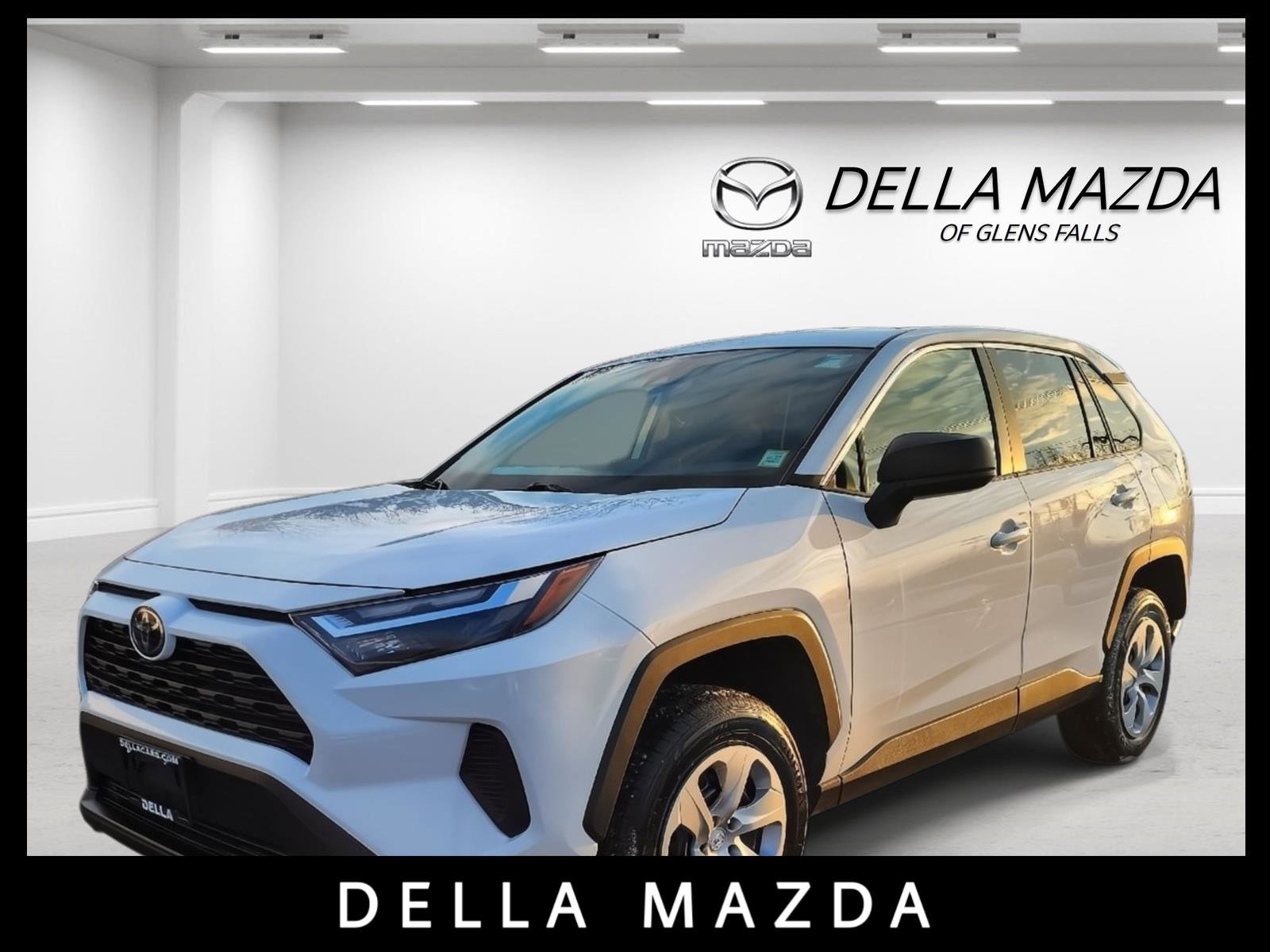 Used 2024 Toyota RAV4 LE image 1