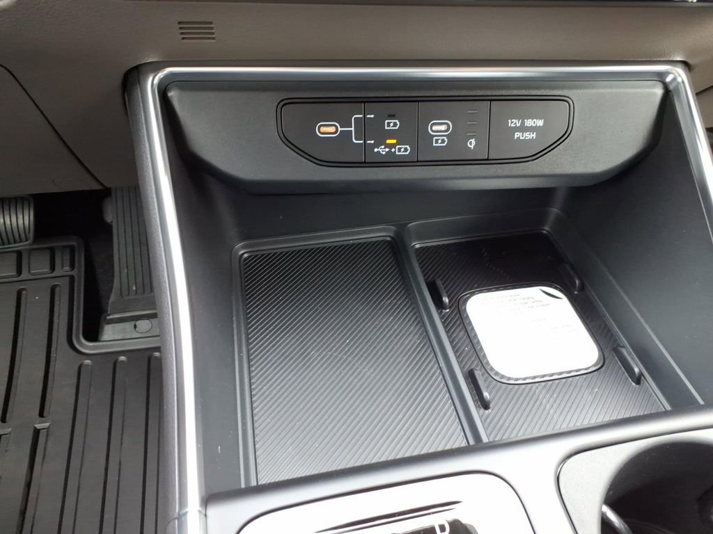 New 2026 Kia Carnival EX image 19