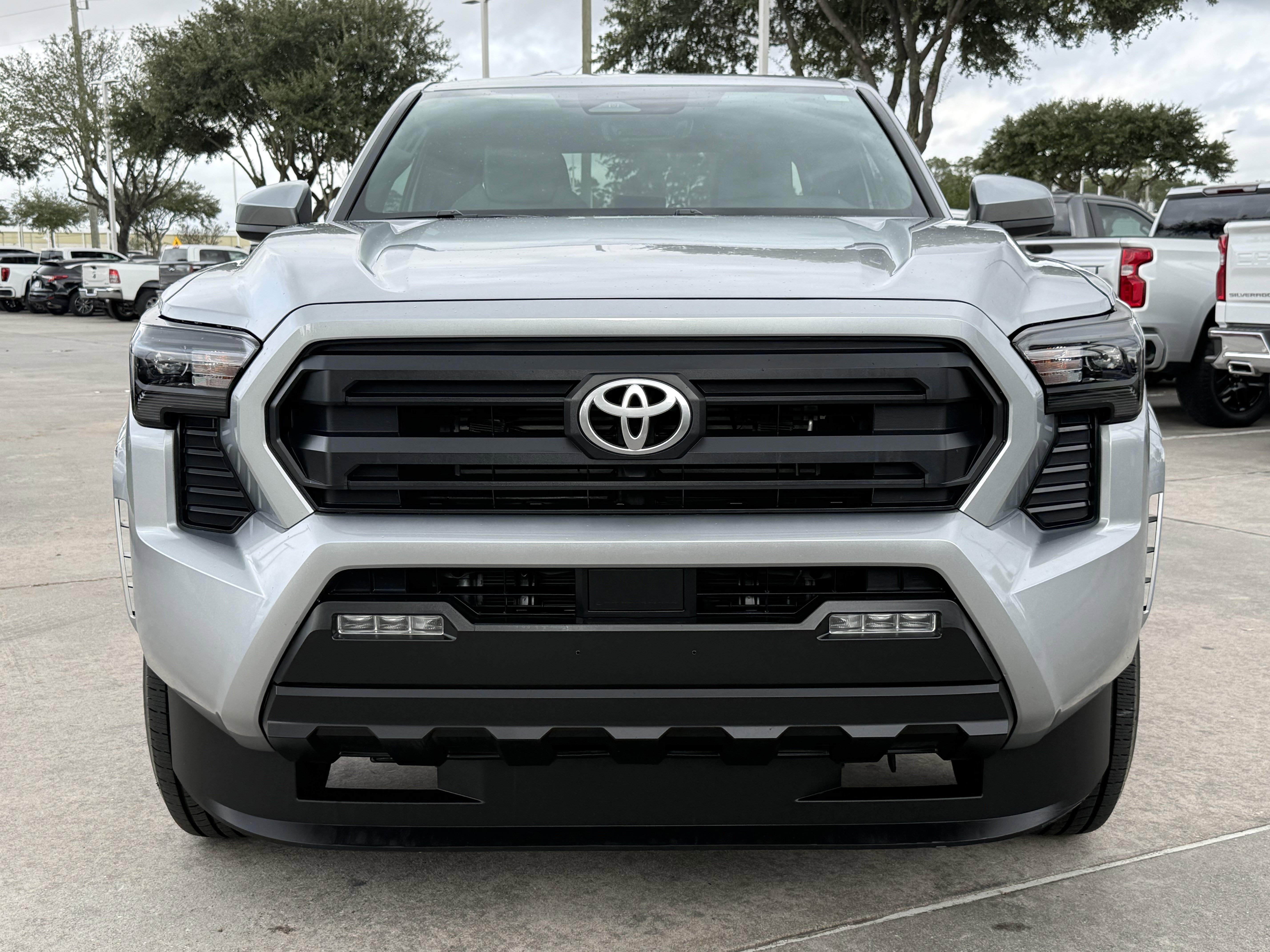 Used 2025 Toyota Tacoma SR5 image 10