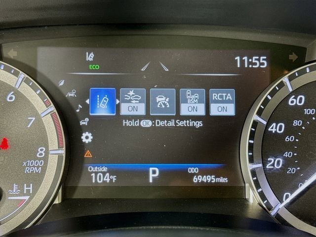 Used 2022 Toyota Highlander XLE FWD image 12