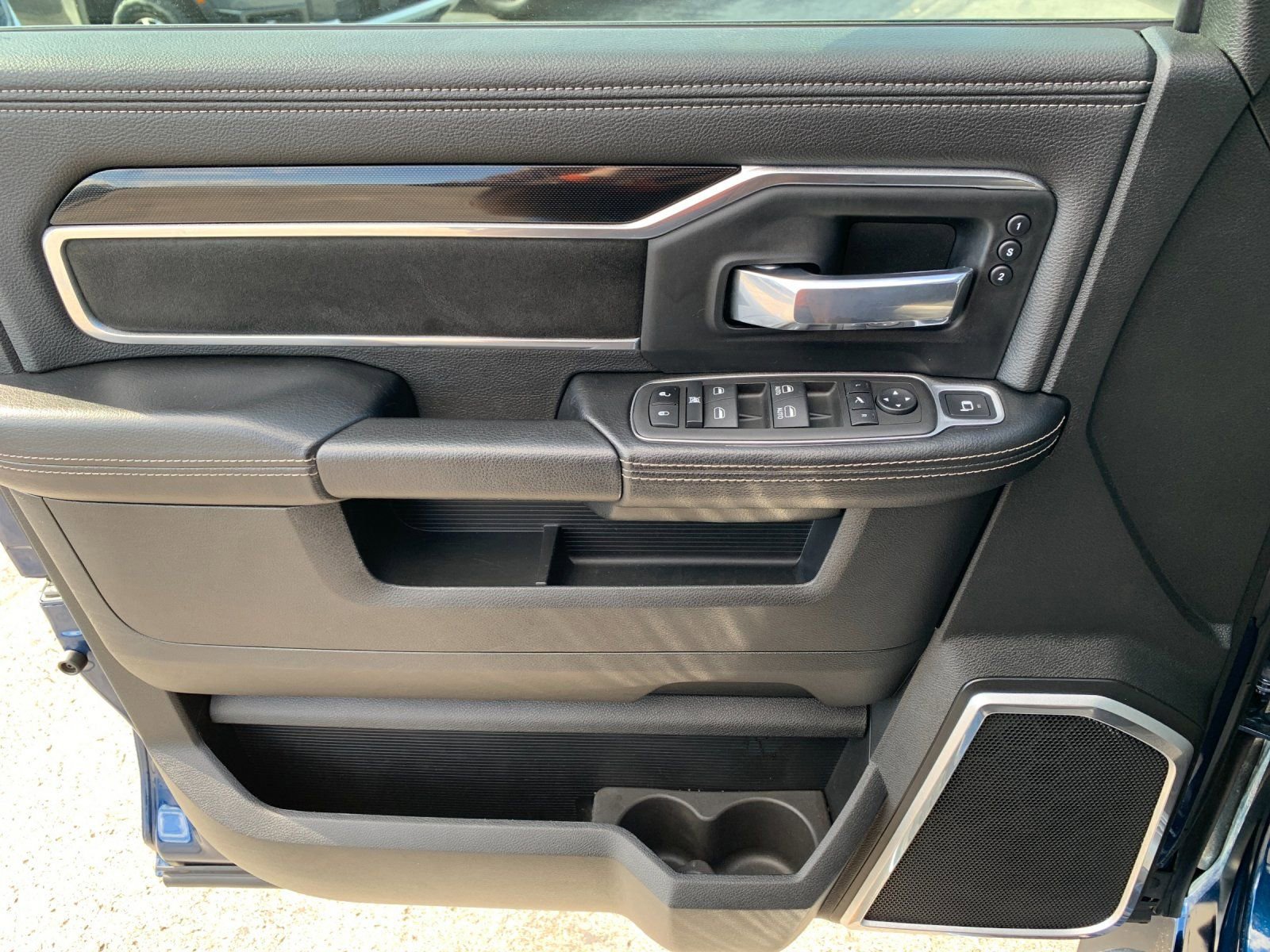 Used 2022 RAM 2500 Laramie image 12