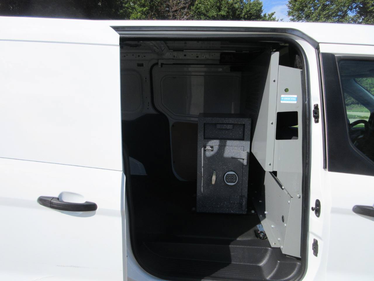 Used 2018 Ford Transit Connect XLT FWD image 18