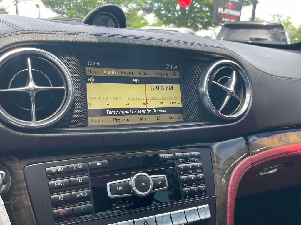 Used 2013 Mercedes-Benz SL 550 w/ Premium Pkg image 24