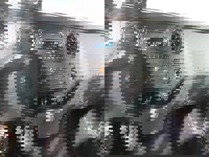 Used 2016 Ford F550 2WD Regular Cab Super Duty image 34