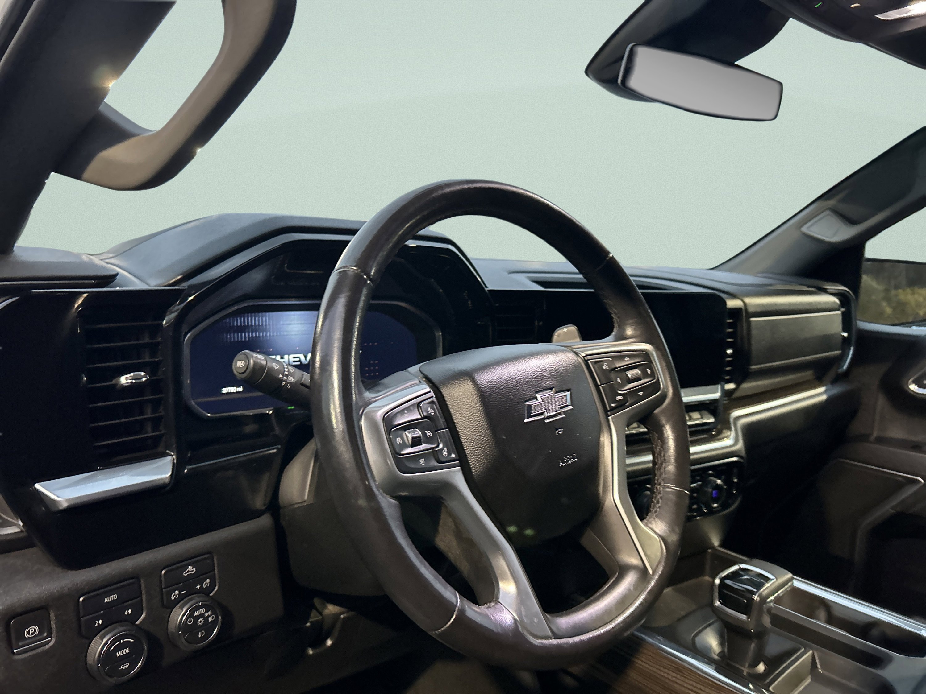 Used 2023 Chevrolet Silverado 1500 RST image 10