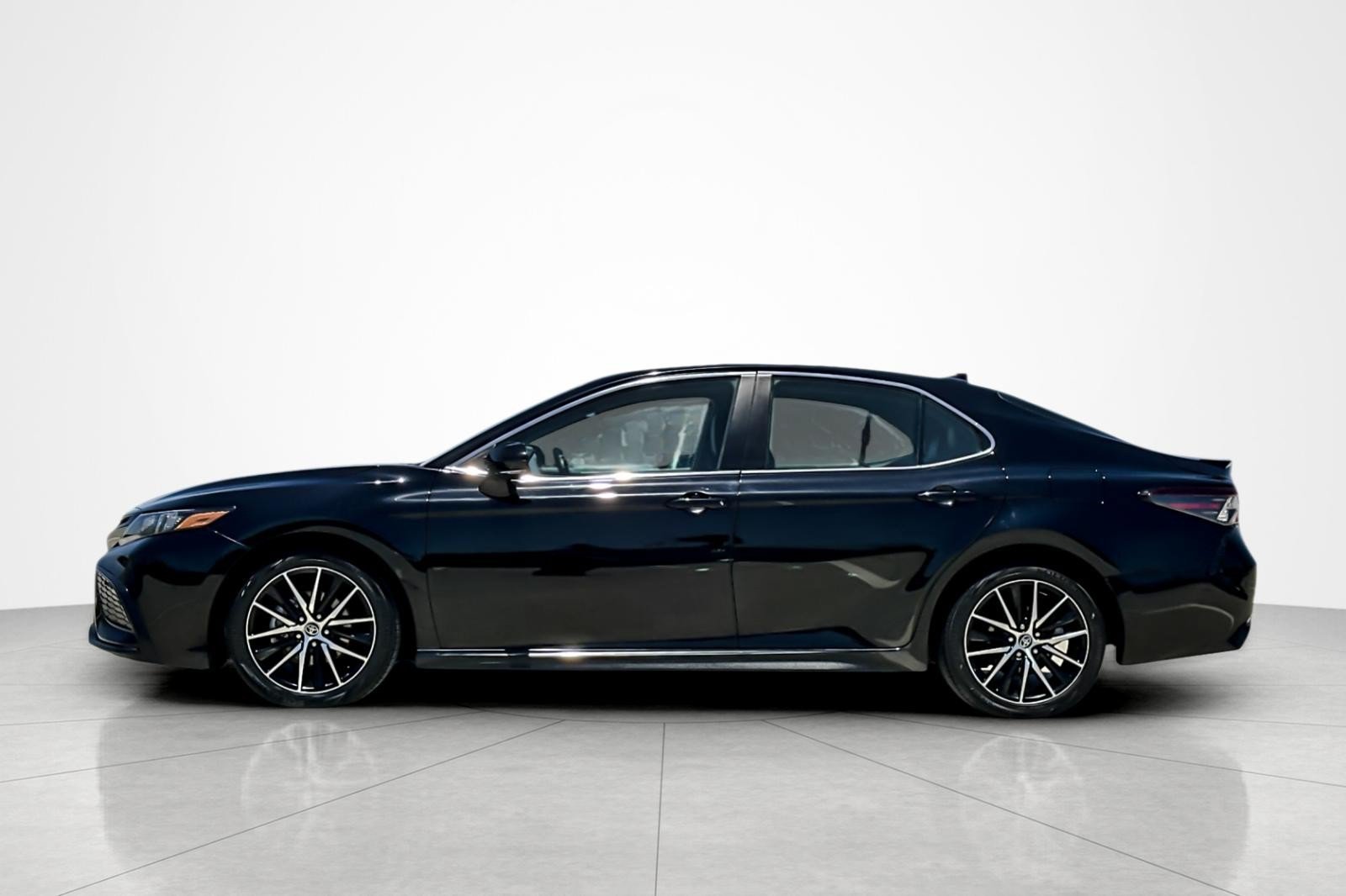 Certified 2022 Toyota Camry SE FWD video 2