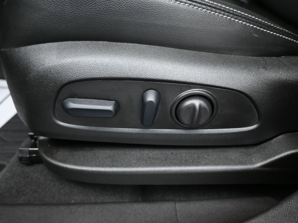 Certified 2024 GMC Terrain SLT w/ Infotainment Package II image 10