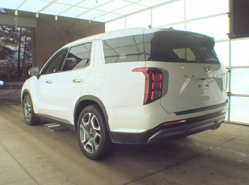 Used 2024 Hyundai Palisade Limited image 4