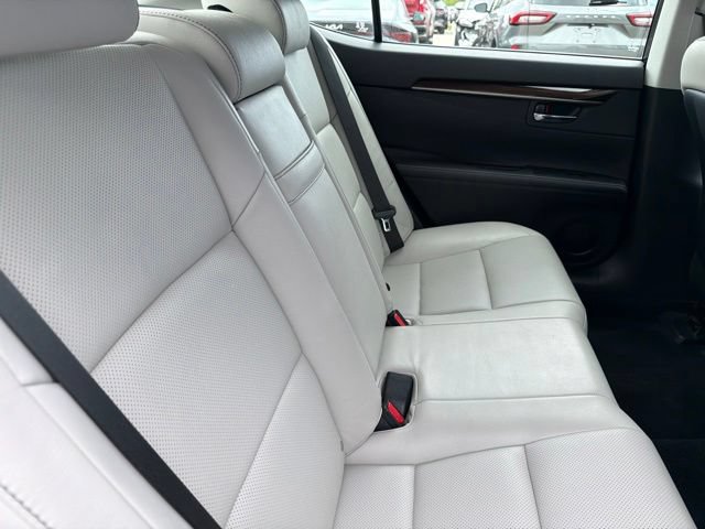 Used 2014 Lexus ES 350 w/ Luxury Package FWD image 24
