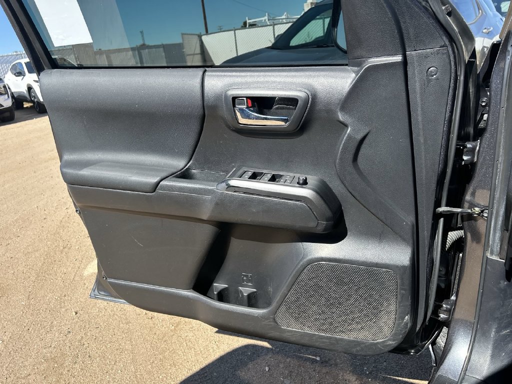 Used 2022 Toyota Tacoma TRD Sport w/ Technology Package RWD image 27