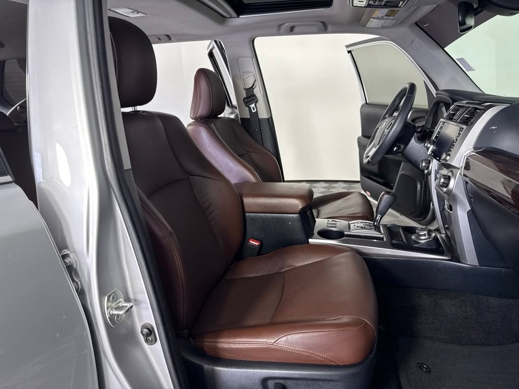 Used 2022 Toyota 4Runner Limited AWD/4WD image 41