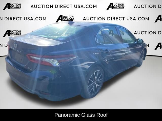 Used 2021 Toyota Camry XLE image 6