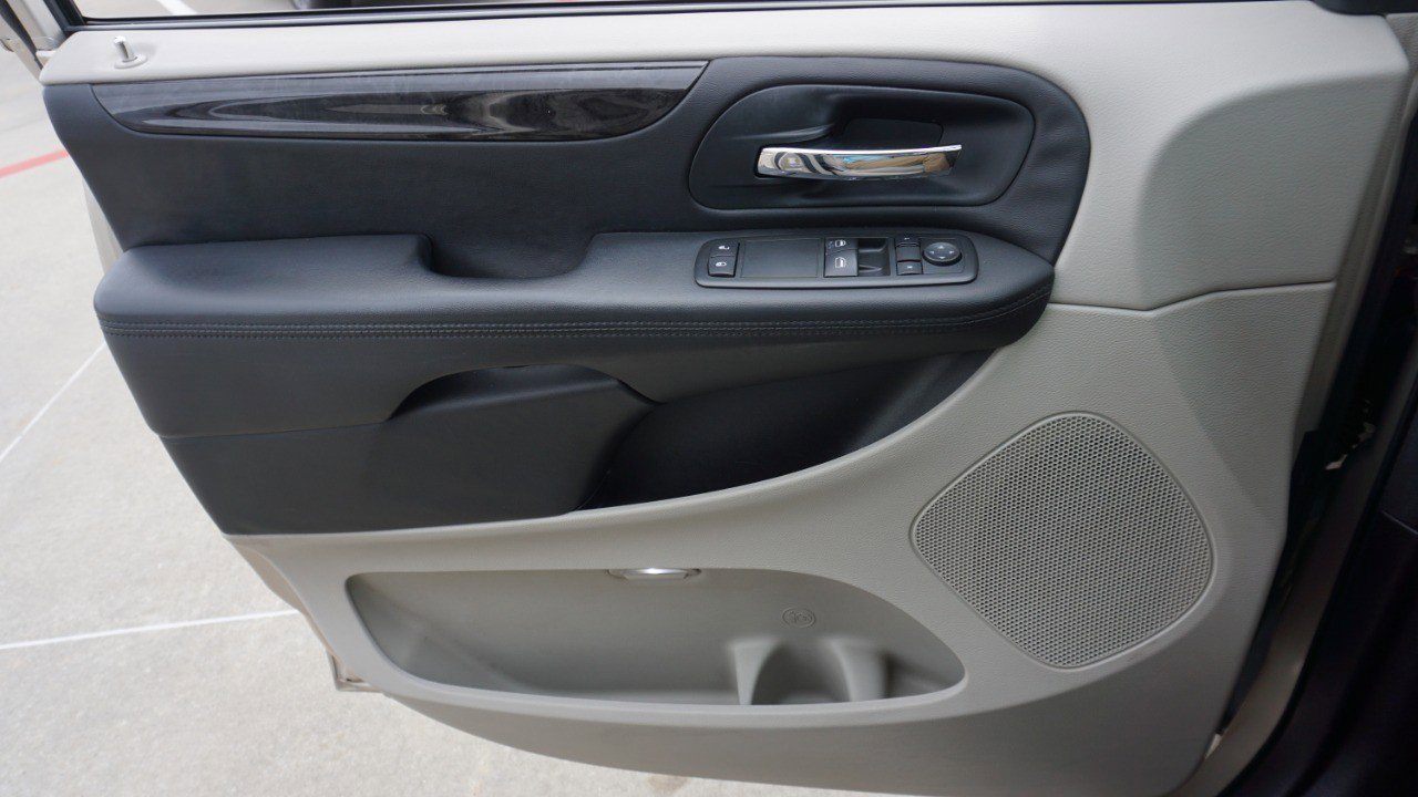 Used 2013 Dodge Grand Caravan SE image 18