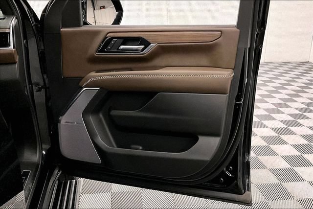 Used 2025 GMC Yukon XL Denali Ultimate w/ LPO, Floor Liner Package AWD/4WD image 22