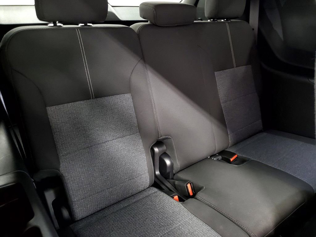 Used 2025 GMC Acadia Elevation image 21