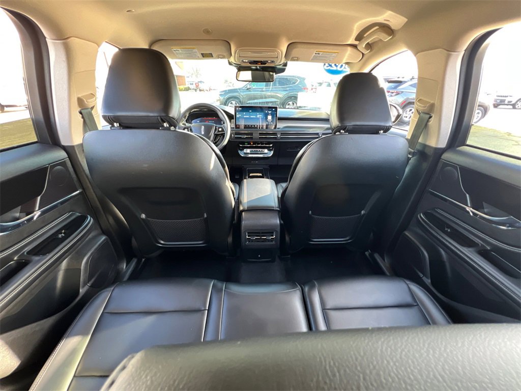 Used 2023 Lincoln Corsair AWD image 32