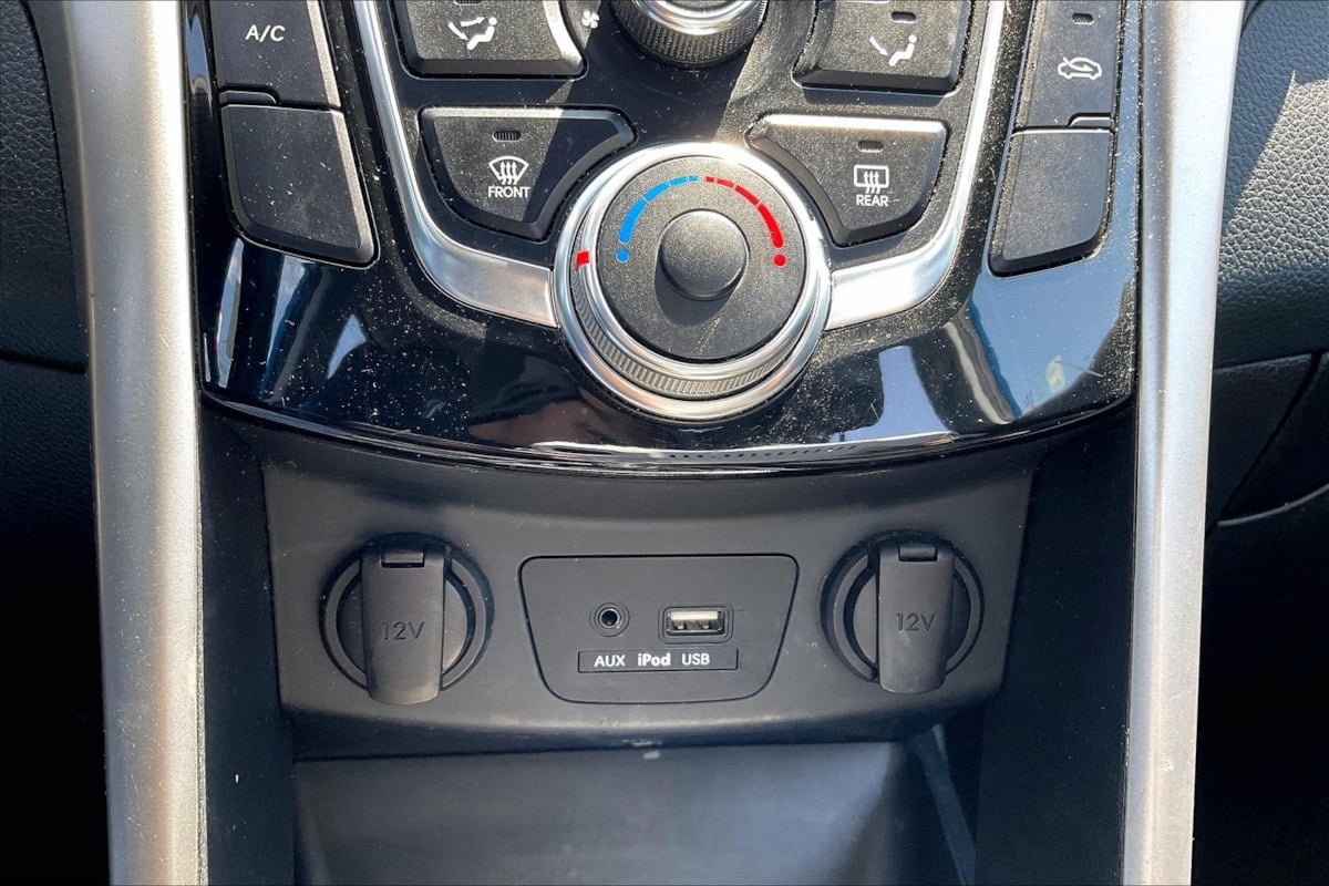 Used 2017 Hyundai Elantra GT FWD image 31