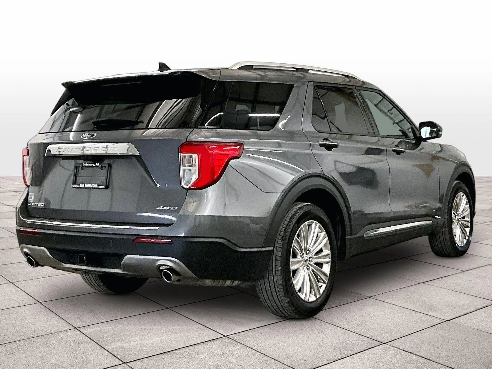Used 2021 Ford Explorer Limited w/ Equipment Group 301A AWD/4WD image 11