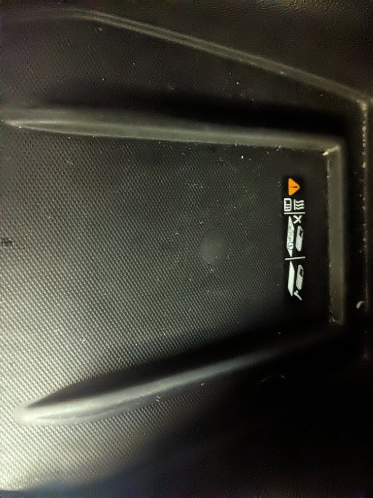 Used 2023 Chevrolet Traverse LT w/ LPO, Floor Liner Package image 25