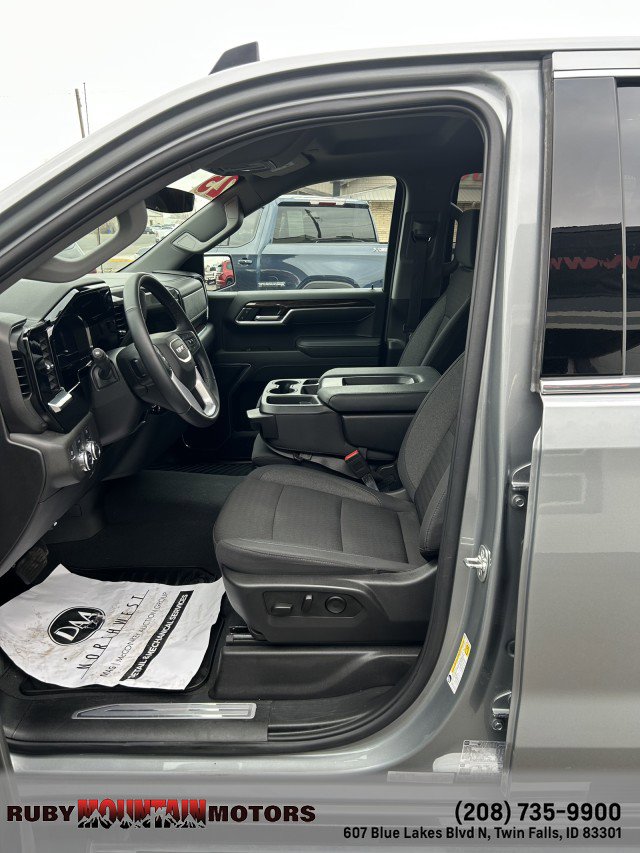 Used 2025 GMC Sierra 1500 SLE image 8