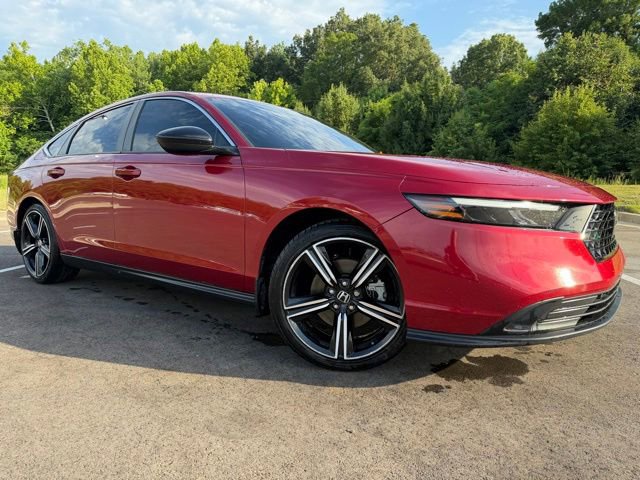 Used 2024 Honda Accord Sport image 2