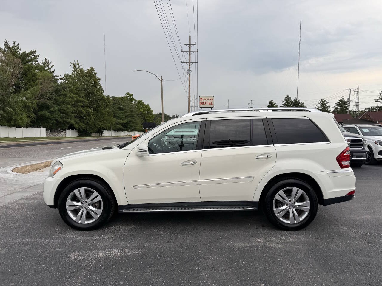 Used 2012 Mercedes-Benz GL 450 4MATIC image 4