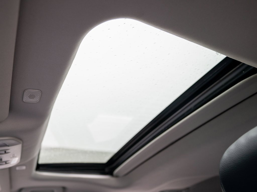 Used 2023 Toyota Highlander XLE image 18