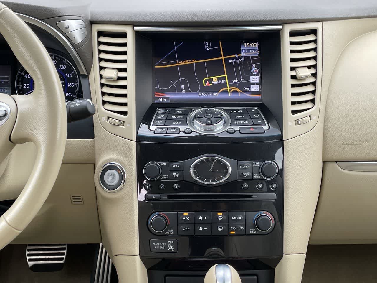 Used 2015 INFINITI QX70 AWD w/ Premium Package image 21