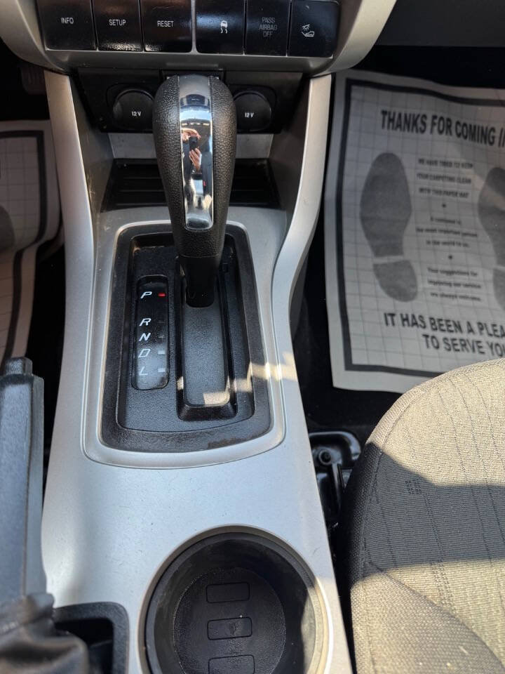 Used 2010 Ford Focus SE FWD image 22