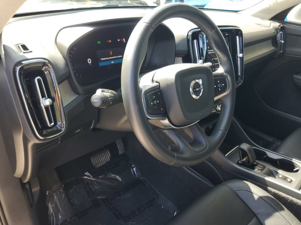 Certified 2023 Volvo XC40 B4 Core w/ Convenience Package FWD image 18