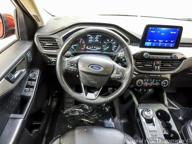 Used 2020 Ford Escape SEL image 2
