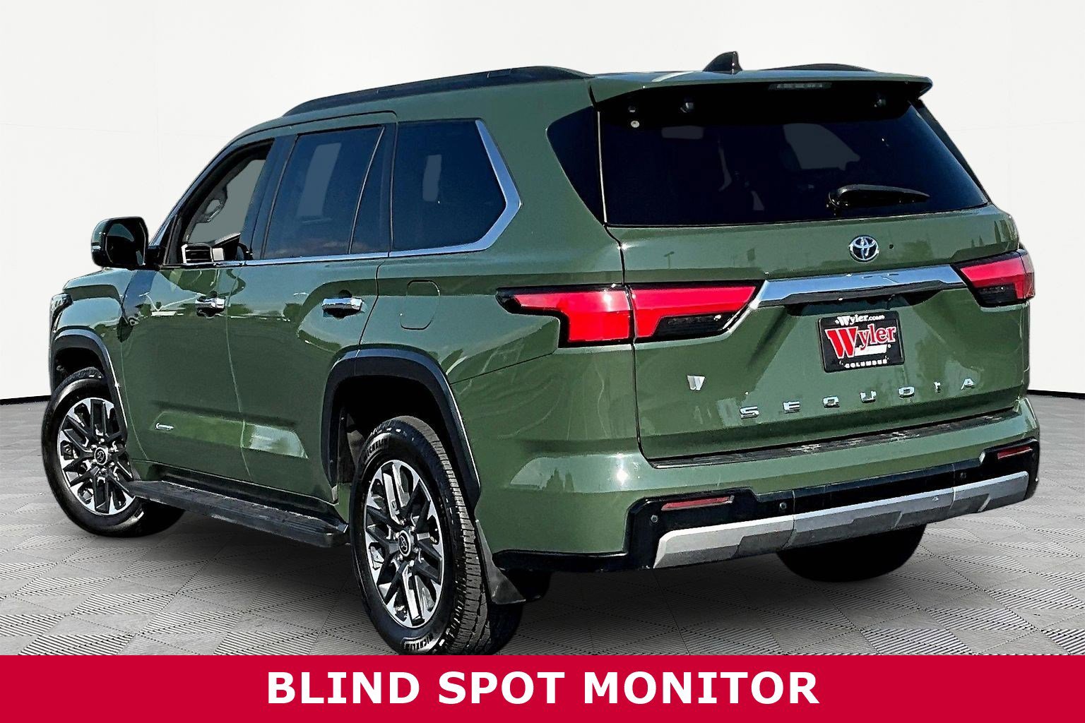 Used 2023 Toyota Sequoia Limited AWD/4WD image 4