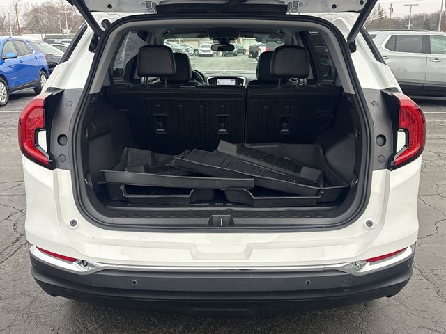 Certified 2024 GMC Terrain SLT w/ Infotainment Package II image 26