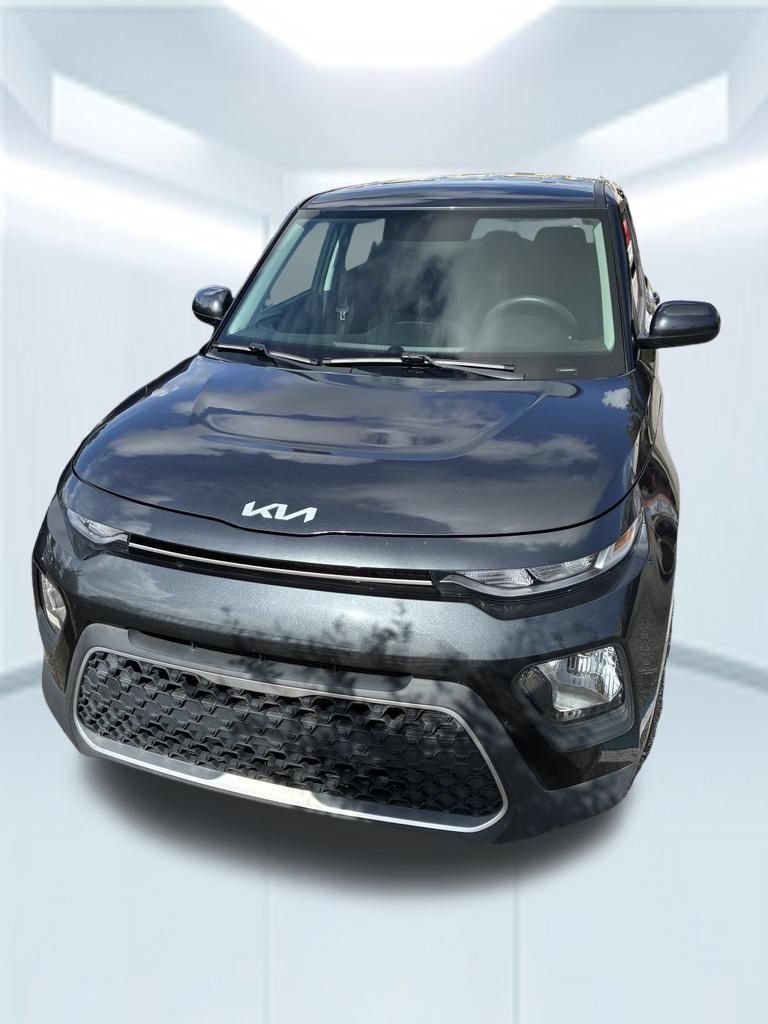 Used 2022 Kia Soul LX FWD image 2