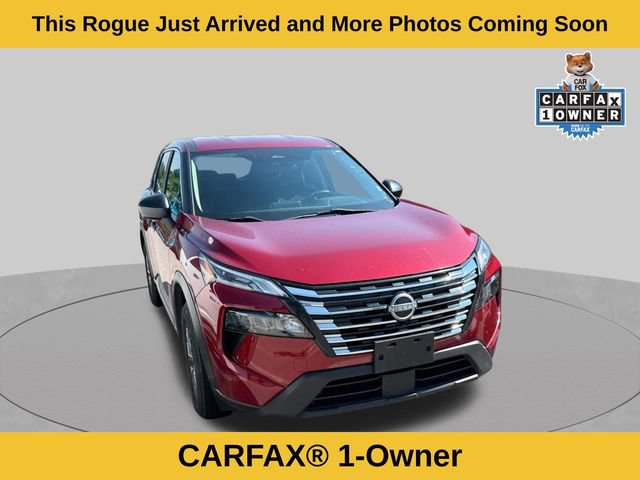 Used 2024 Nissan Rogue S AWD/4WD image 2