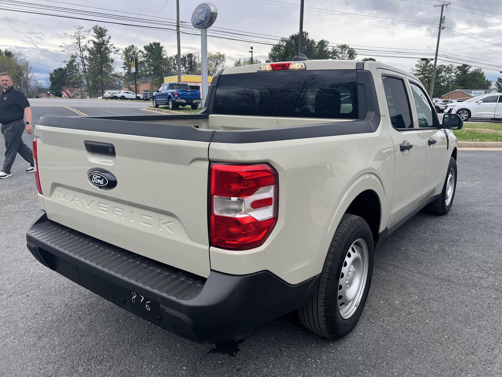 Certified 2025 Ford Maverick XL w/ Equipment Group 101A image 5